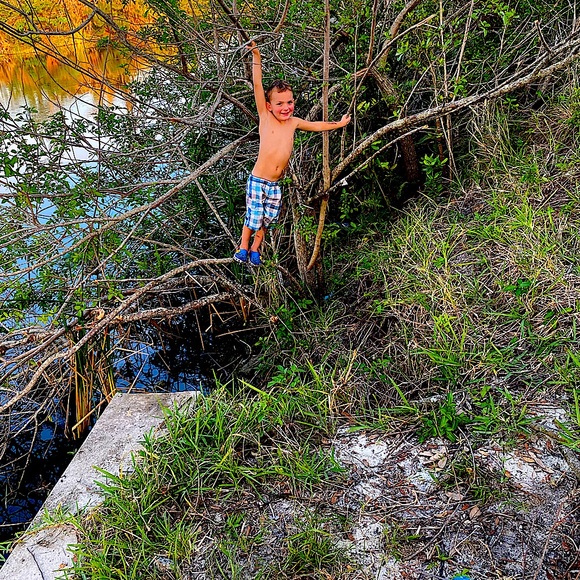 Meet your Posher, Andrew - Picture 2 of 3